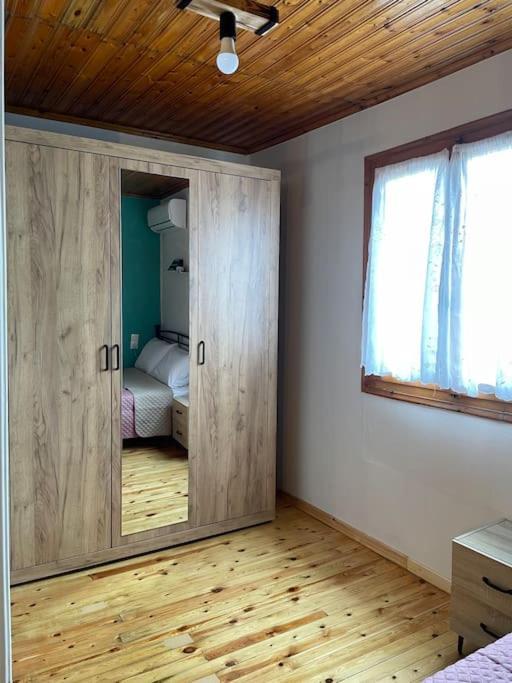 דירות ואסיליקי Politis' Wooden House מראה חיצוני תמונה