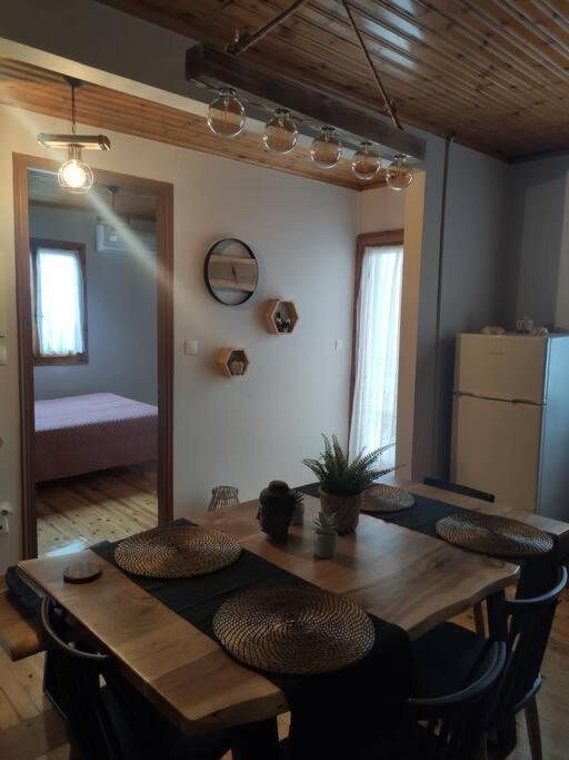 דירות ואסיליקי Politis' Wooden House מראה חיצוני תמונה